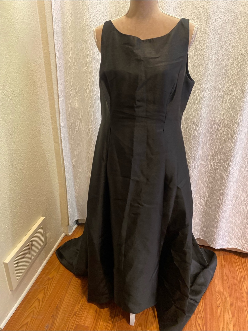 Kay Unger Classic Black Sleeveless A-Line Evening Dress*